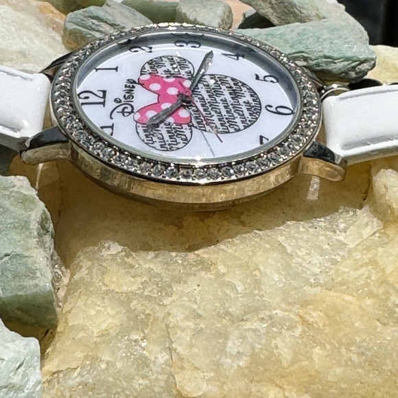 Disney Minnie Mouse with a Pink Polka Dot Bow Sparkly Watch - Picture 6 of 11